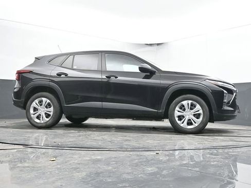 Used 2024 Chevrolet Trax LS image 45