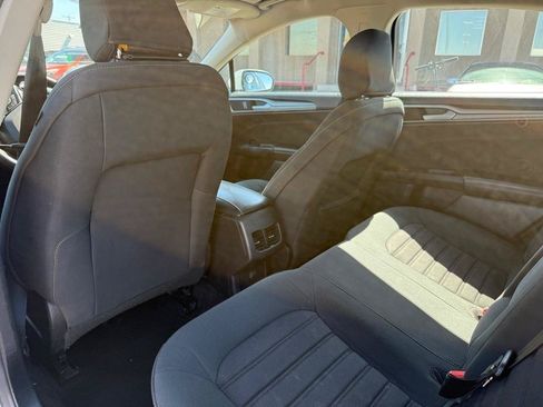 Used 2020 Ford Fusion SE FWD image 5