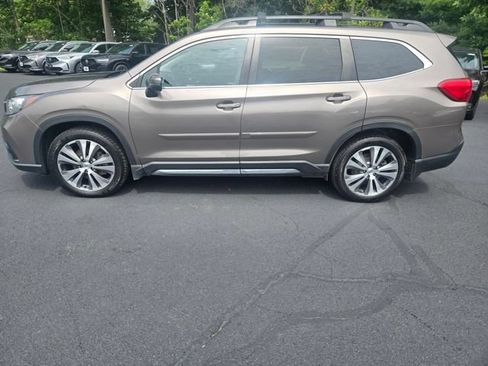 Used 2022 Subaru Ascent Limited w/ Technology Package AWD/4WD image 2