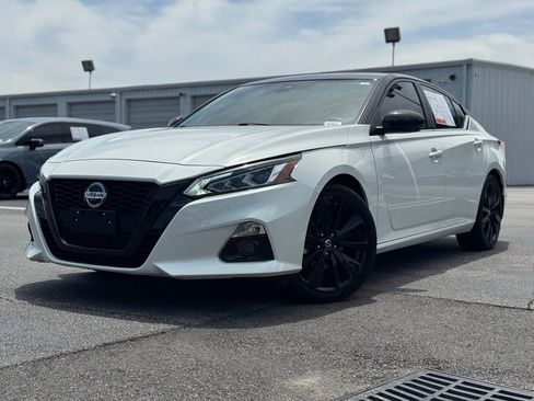 Used 2022 Nissan Altima 2.5 SR w/ Midnight Edition Package FWD image 5