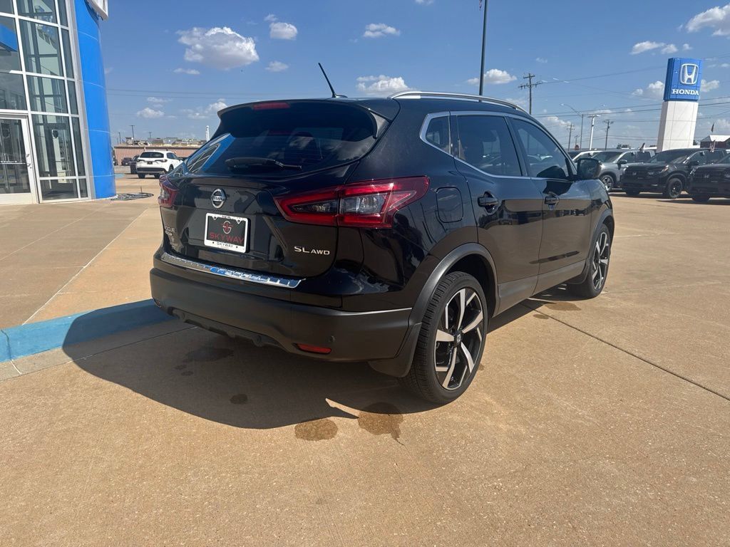 Used 2022 Nissan Rogue Sport SL AWD/4WD image 3