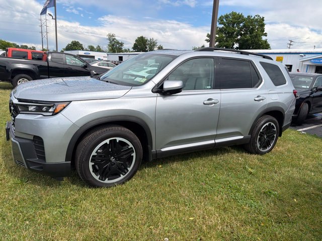 Used 2026 Honda Pilot Touring image 4