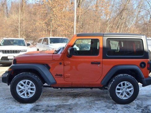 Used 2023 Jeep Wrangler Sport S image 5