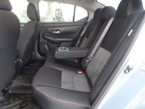 Used 2024 Nissan Sentra SR FWD image 9
