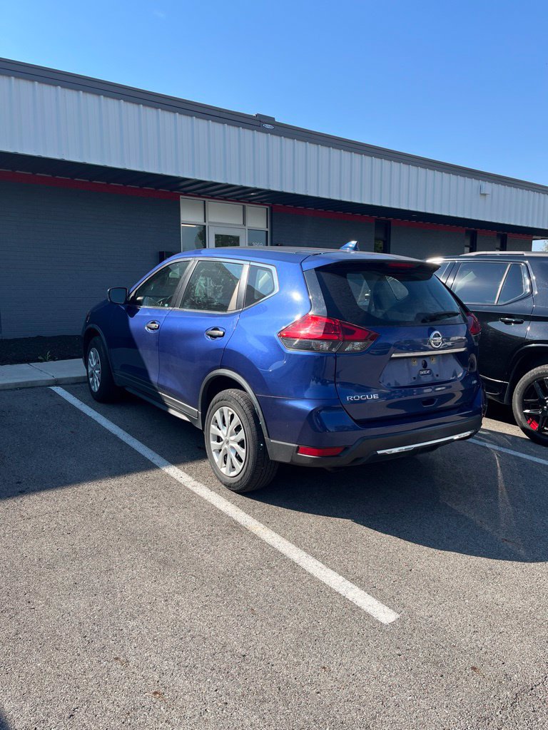 Used 2017 Nissan Rogue S AWD/4WD image 4