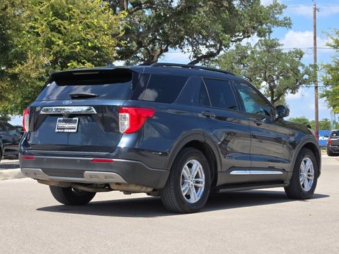 Used 2022 Ford Explorer XLT w/ Equipment Group 202A RWD image 5