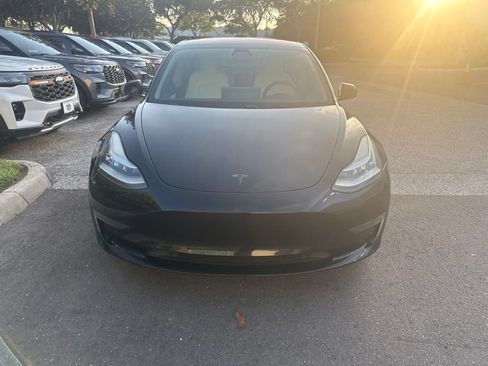 Used 2018 Tesla Model 3 Mid Range RWD image 1