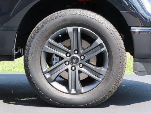 Used 2023 Ford F150 Lariat w/ Equipment Group 502A High AWD/4WD image 14