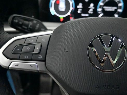 New 2026 Volkswagen Tiguan SE R-Line FWD image 15