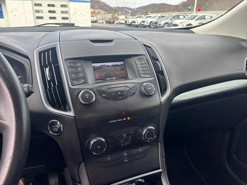 Used 2019 Ford Edge SE w/ SE Fleet Driver's Package image 17