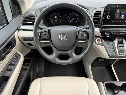 Used 2025 Honda Odyssey EX-L image 12