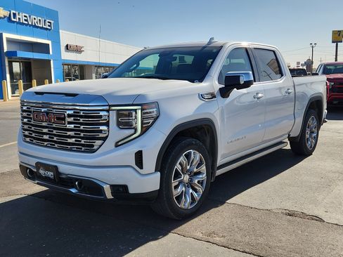 Used 2025 GMC Sierra 1500 Denali w/ Denali Reserve Package AWD/4WD image 1