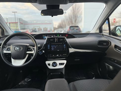 Certified 2018 Toyota Prius Two image 22
