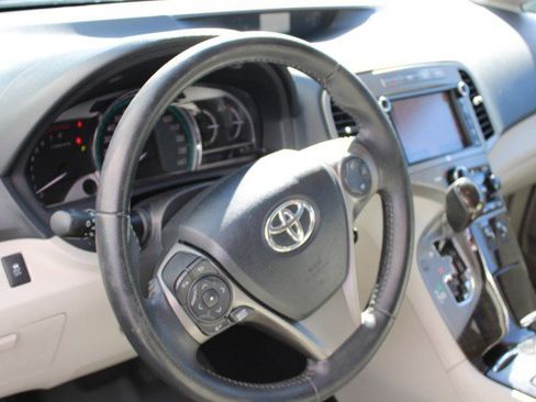 Used 2013 Toyota Venza Limited image 25