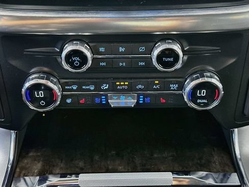 Used 2021 Ford F150 Lariat w/ Equipment Group 502A High AWD/4WD image 18