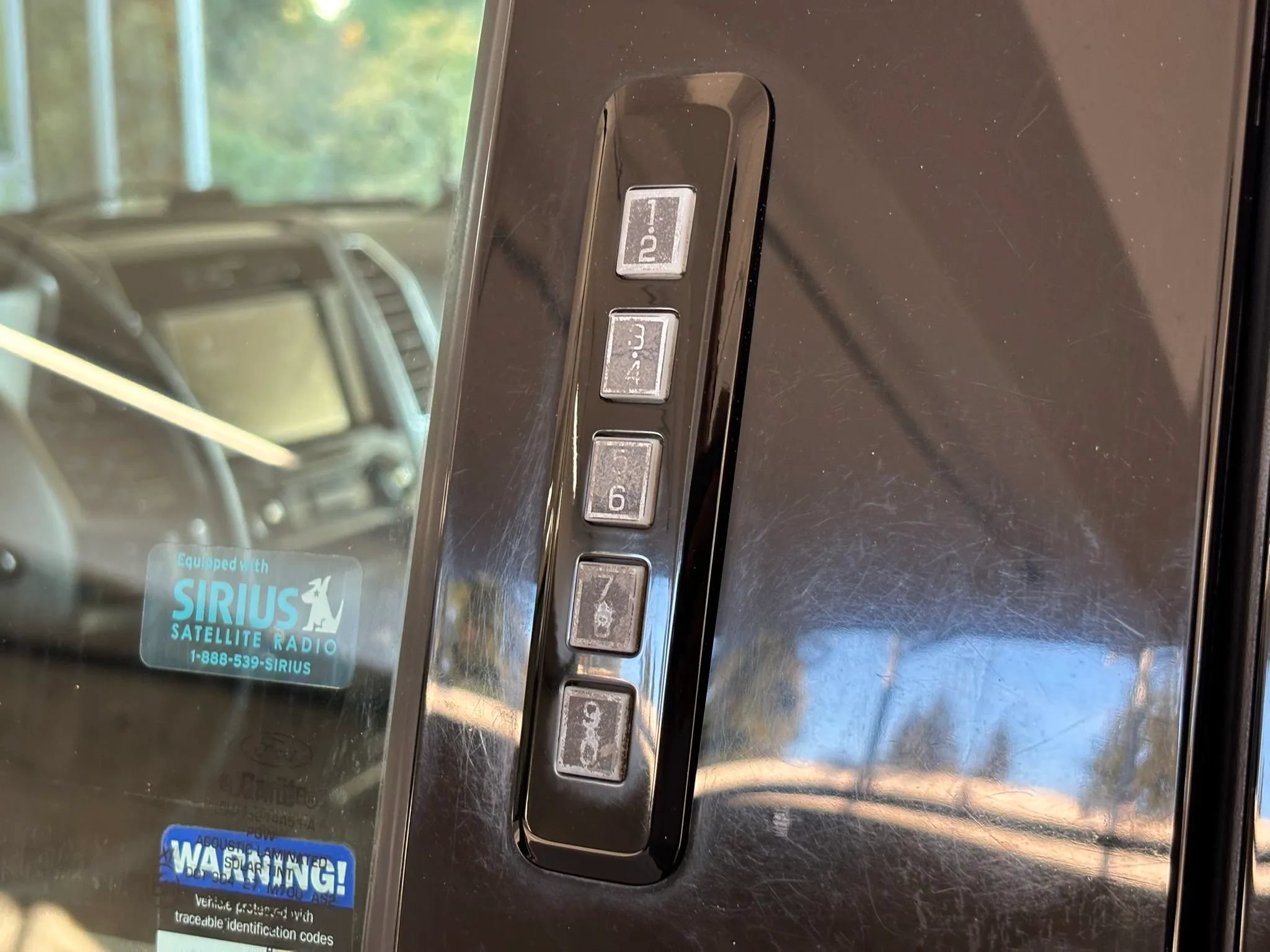Used 2015 Ford F150 Lariat w/ Equipment Group 502A Luxury AWD/4WD image 16