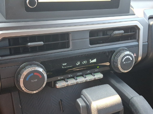 Used 2025 Toyota 4Runner SR5 AWD/4WD image 15