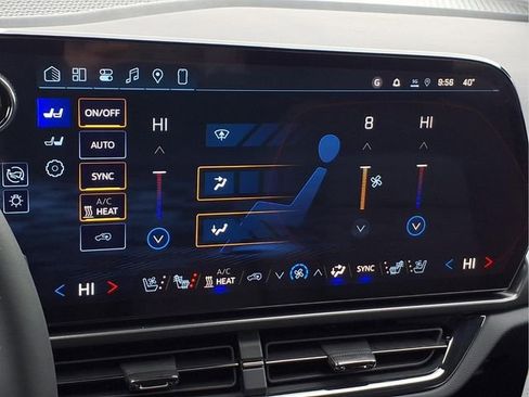 New 2026 Chevrolet Equinox EV RS image 7