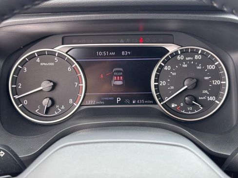 Used 2025 Nissan Rogue SV image 18