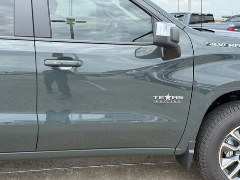 New 2026 Chevrolet Silverado 1500 LT image 11