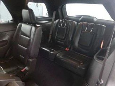 Used 2015 Ford Explorer XLT w/ Equipment Group 202A image 35
