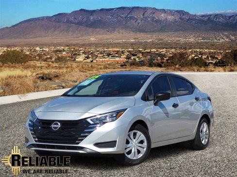 Used 2025 Nissan Versa S image 1