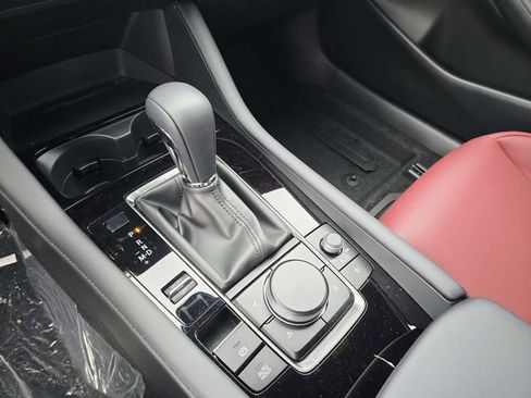 New 2026 MAZDA MAZDA3 Hatchback w/Premium Plus Pkg image 25
