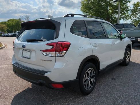 Used 2023 Subaru Forester Premium w/ Popular Package #2 AWD/4WD image 6
