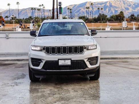 New 2025 Jeep Grand Cherokee Laredo X image 3