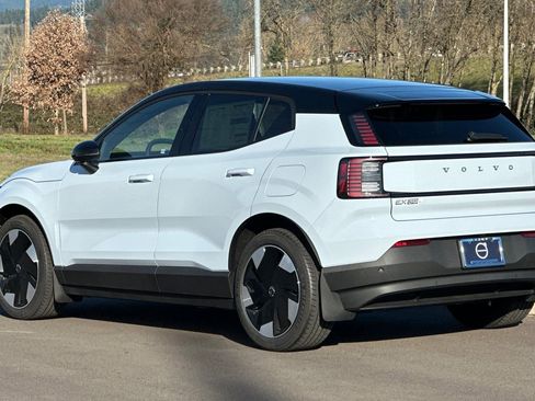 New 2026 Volvo EX30 Plus w/ Climate Package image 5