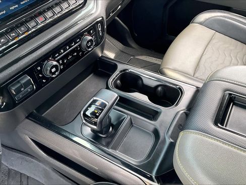 Used 2022 Chevrolet Silverado 1500 ZR2 w/ Technology Package image 17