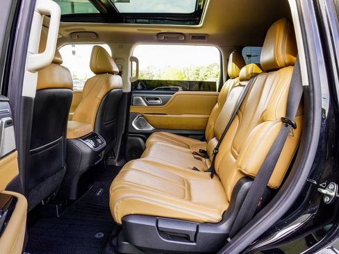 Certified 2025 INFINITI QX80 Sensory AWD/4WD image 38