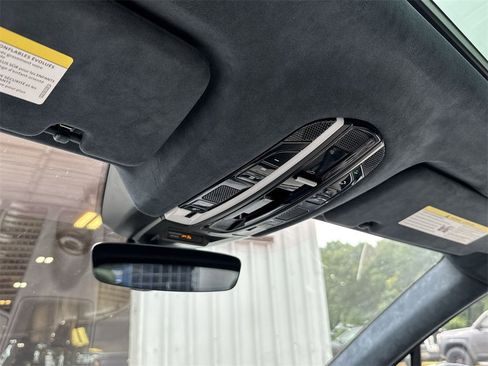 Used 2023 Porsche Cayenne Turbo S image 19