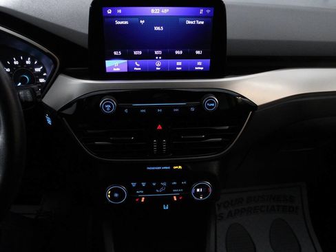 Used 2020 Ford Escape SE image 12