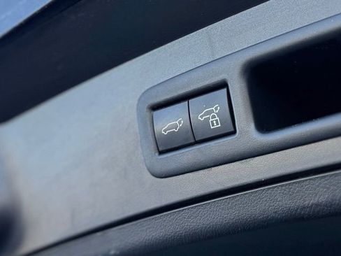 Used 2022 Lexus UX 250h w/ Premium Package image 32