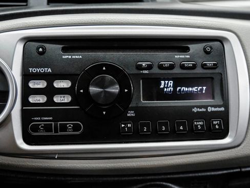 Used 2014 Toyota Yaris LE image 24