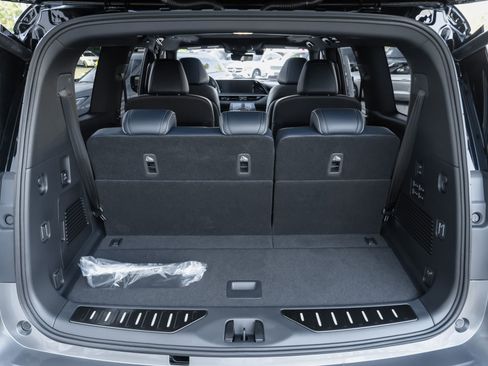 New 2026 INFINITI QX80 4WD image 33