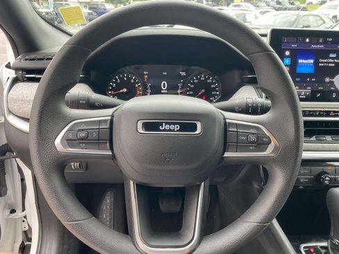 Used 2023 Jeep Compass Sport AWD/4WD image 19