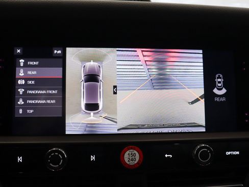 Certified 2024 Porsche Macan AWD/4WD image 21