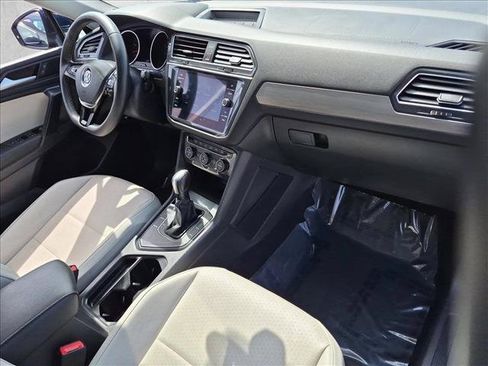 Used 2021 Volkswagen Tiguan SE FWD image 23