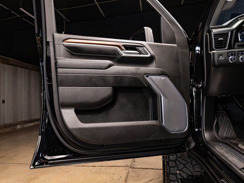 Used 2024 GMC Sierra 2500 Denali w/ Denali Reserve Package image 32