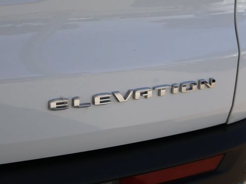 Used 2026 GMC Acadia Elevation w/ Elevation Premium Package FWD image 8