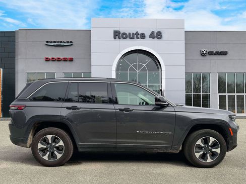 Used 2023 Jeep Grand Cherokee 4WD 4xe image 6