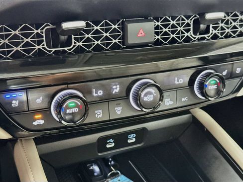 Used 2023 Honda Accord Touring image 16