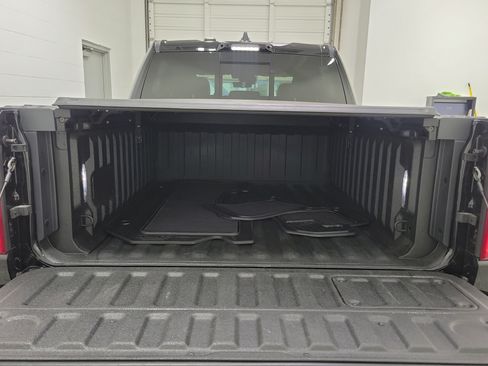 Used 2025 RAM 1500 Limited AWD/4WD image 11