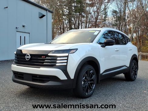 New 2026 Nissan Kicks SR w/ SR Premium Package AWD/4WD image 3