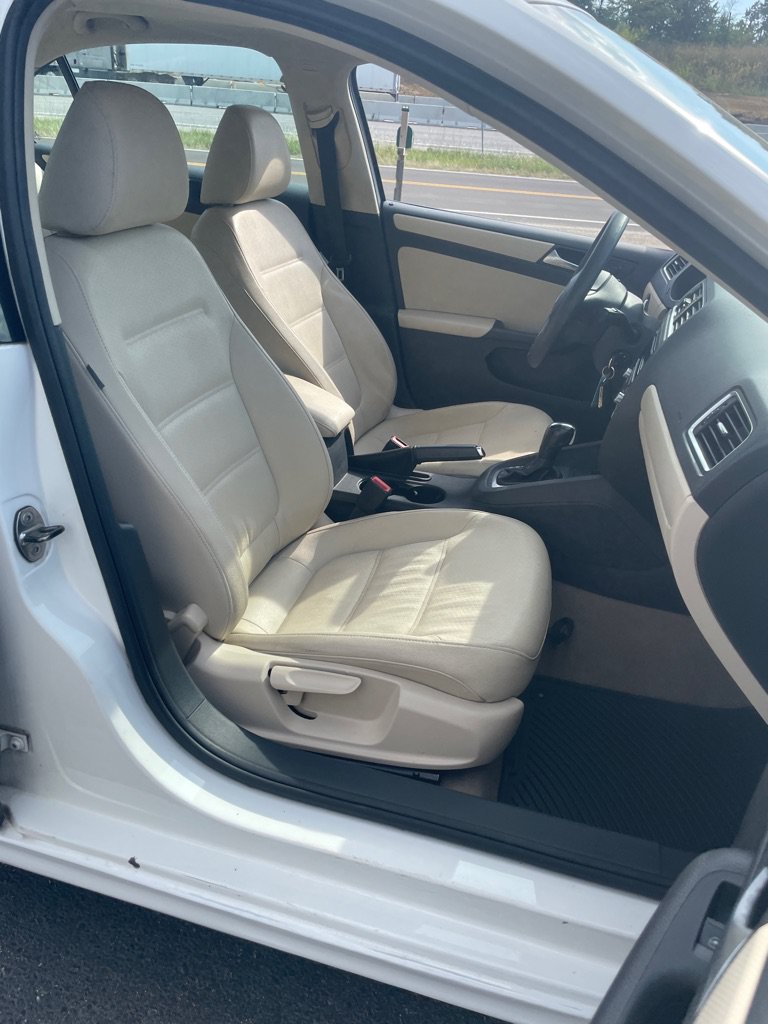 Used 2012 Volkswagen Jetta SE FWD image 22