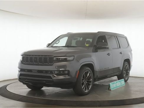 Used 2025 Jeep Grand Wagoneer Series II Obsidian w/ Quick Order Packagew 28T image 10