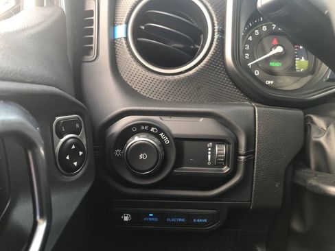Used 2024 Jeep Wrangler Unlimited Rubicon 4xe w/ Capability Package AWD/4WD image 18