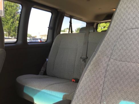 Used 2017 Chevrolet Express 2500 LT w/ LT Preferred Equipment Group RWD image 18